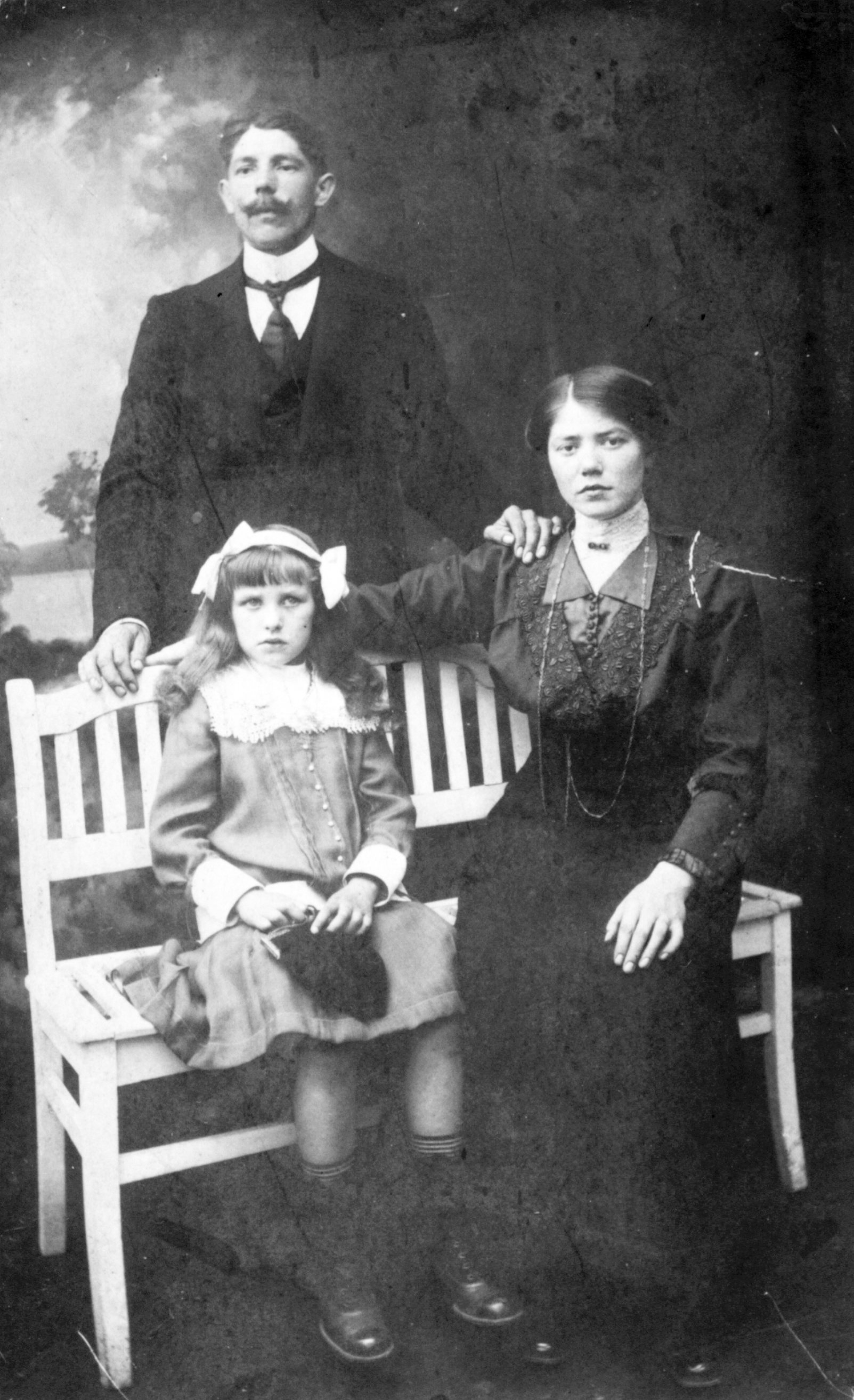 Bij Jan Rutten (mijn vader) en zijn zuster Pauline te Geistingen verbleef rond 1917 het Luiks meisje Helena Maes