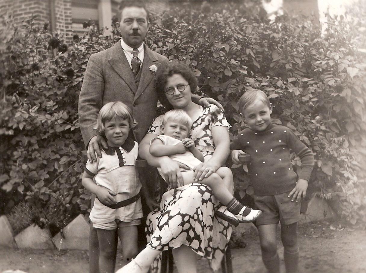 Het gezin Jacques Indekeu rond 1935 (Foto Familieachief Indekeu)